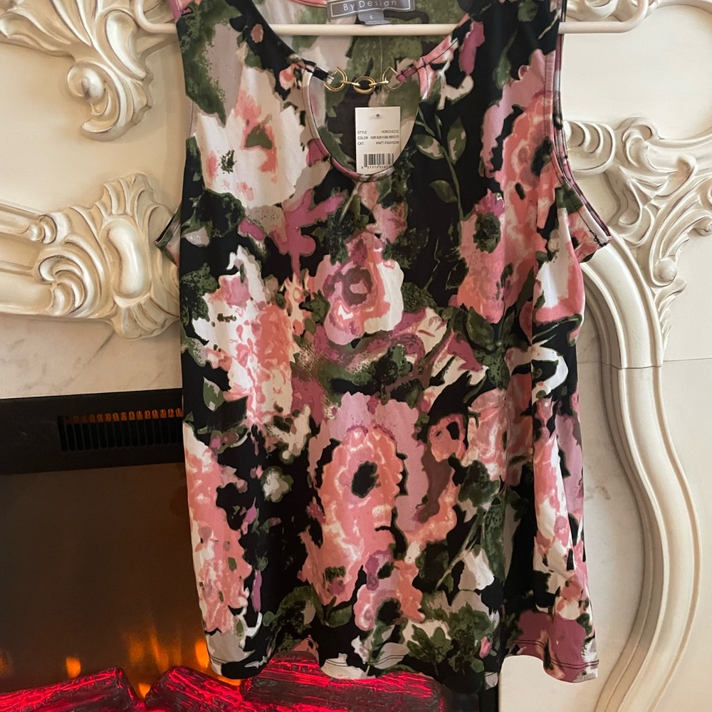 Chic Floral Sleeveless Blouse